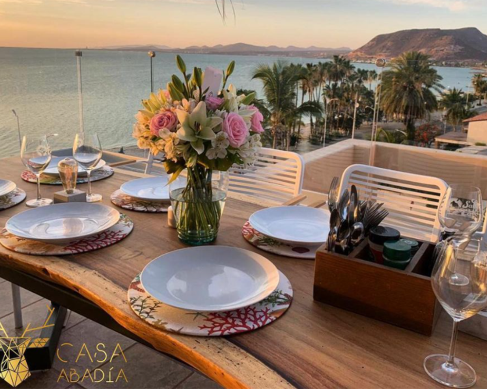 Huanacaxtle dining table 137in